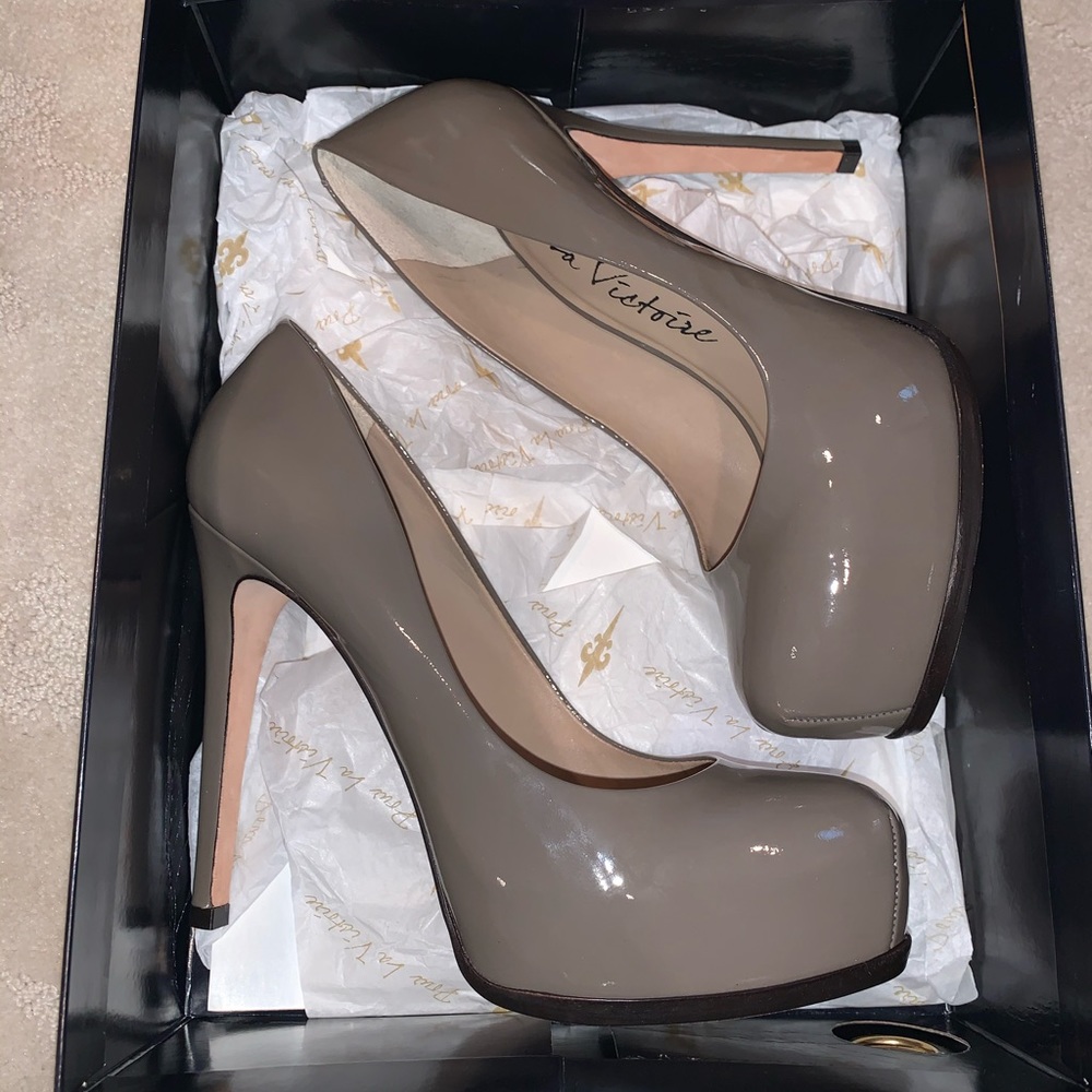 Pour La Victoire, Irina Heel - Picture 3 of 7
